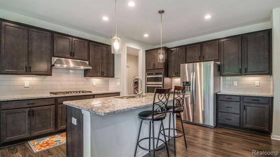 28320 Verona, Novi, MI 48377 photo 3