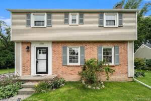 2611 Colrain Drive, Waterford, MI