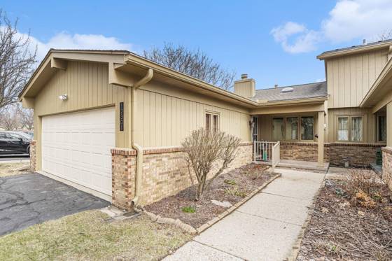 12301 Pinecrest Dr, Plymouth, MI 48170 photo 2