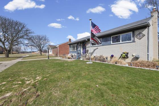 30358 W Chicago, Livonia, MI 48150 photo 2