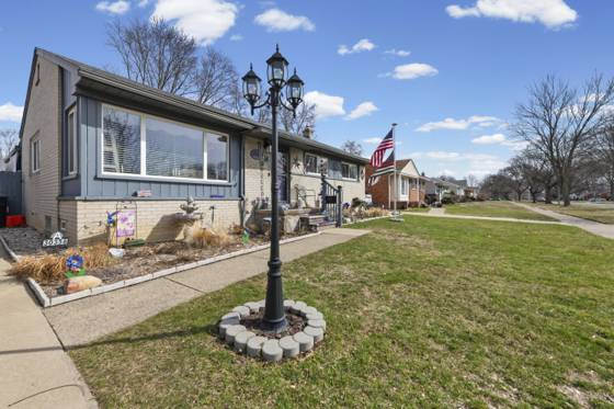 30358 W Chicago, Livonia, MI 48150 photo 4