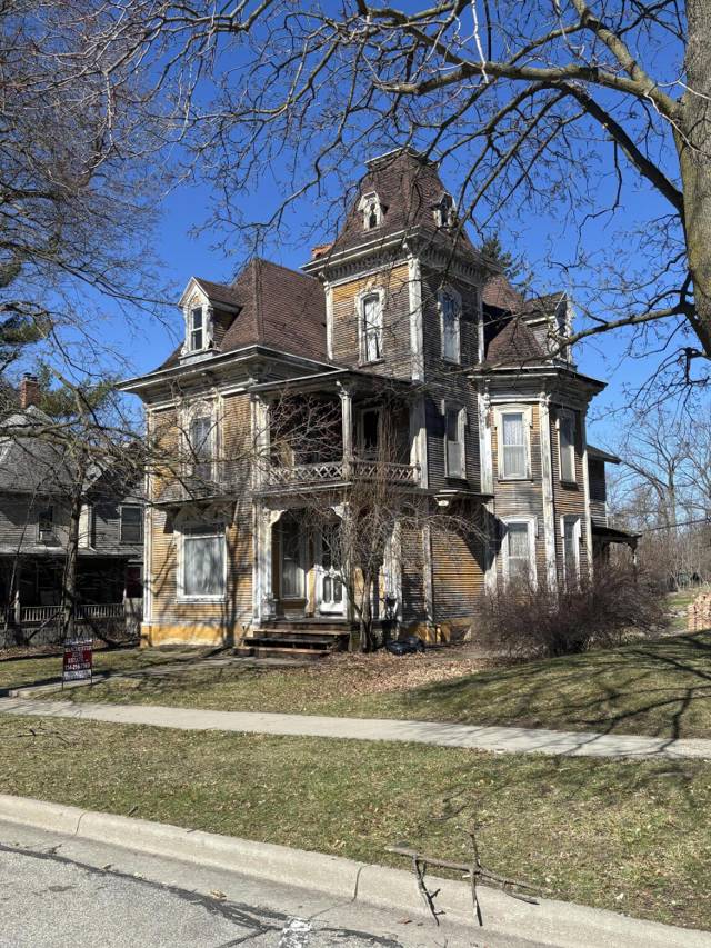 112 W Main Street, Manchester, MI