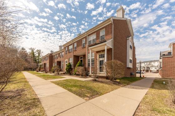 1867 Lindsay Lane, Ann Arbor, MI 48104 photo 2