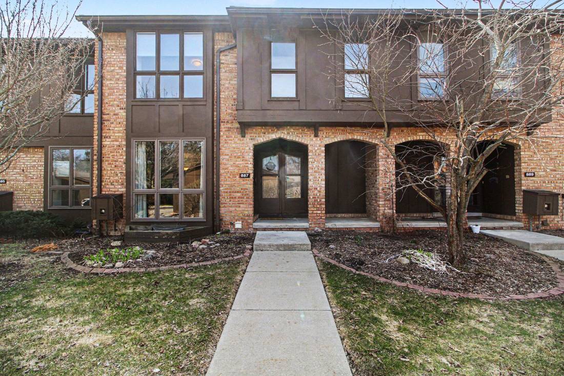 887 Greenhills Drive, Ann Arbor, MI 48105