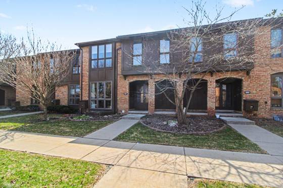 887 Greenhills Drive, Ann Arbor, MI 48105 photo 2