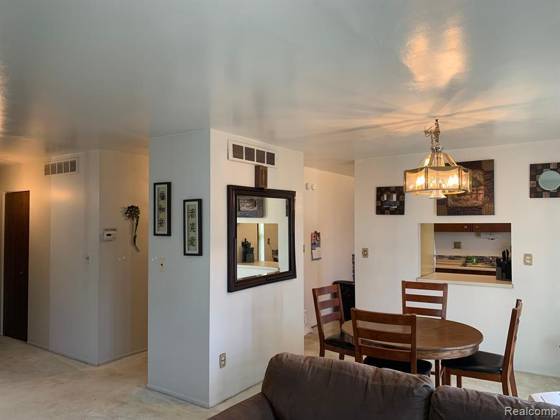 22140 Dante #209, Oak Park, MI 48237 photo 3