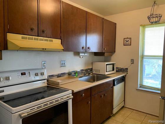 22140 Dante #209, Oak Park, MI 48237 photo 4