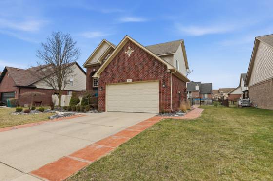 31811 Day Lily Drive, Rockwood, MI 48173 photo 3