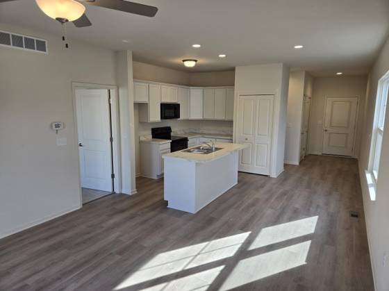 4270 Plum Village Circle #37, Monroe, MI 48161 photo 3