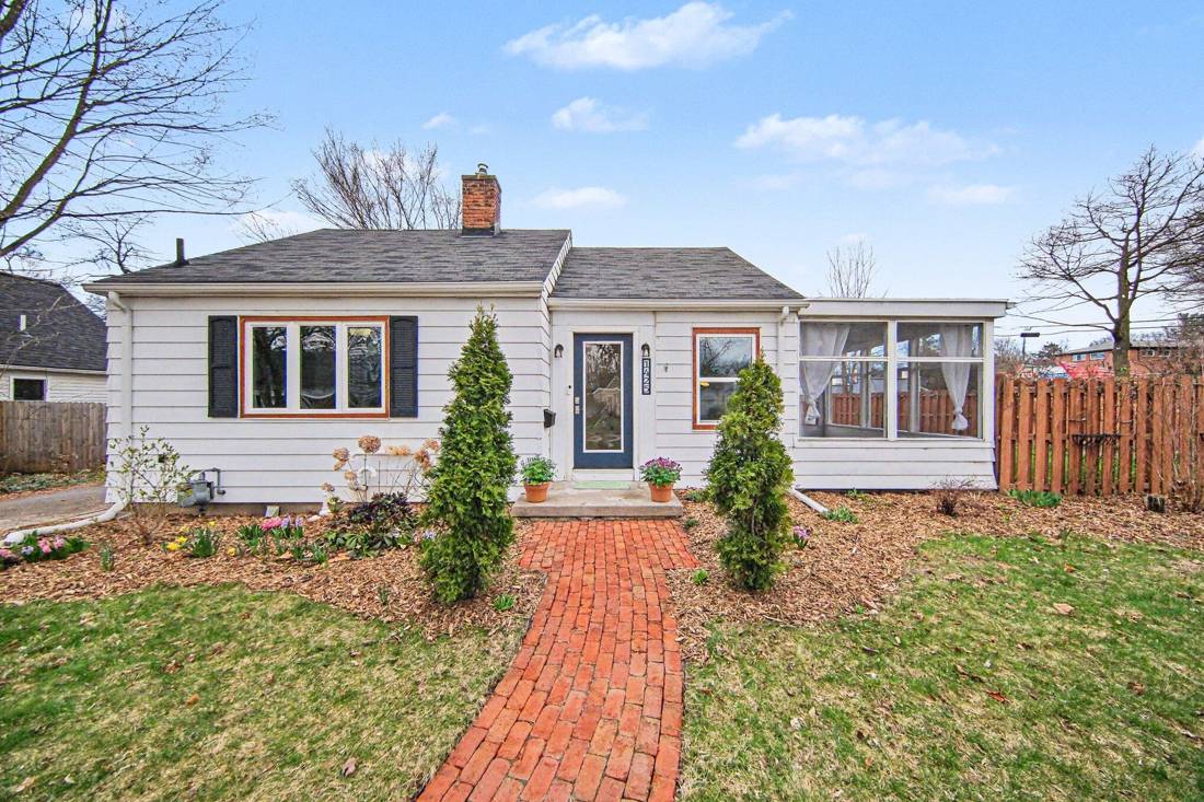 1425 Iroquois Place, Ann Arbor, MI 48104