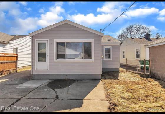 28832 Block Street, Garden City, MI 48135 photo 2