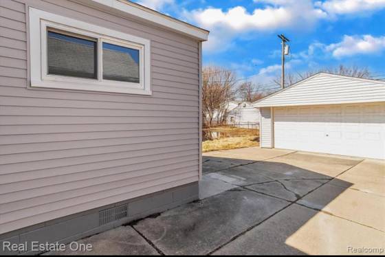 28832 Block Street, Garden City, MI 48135 photo 3