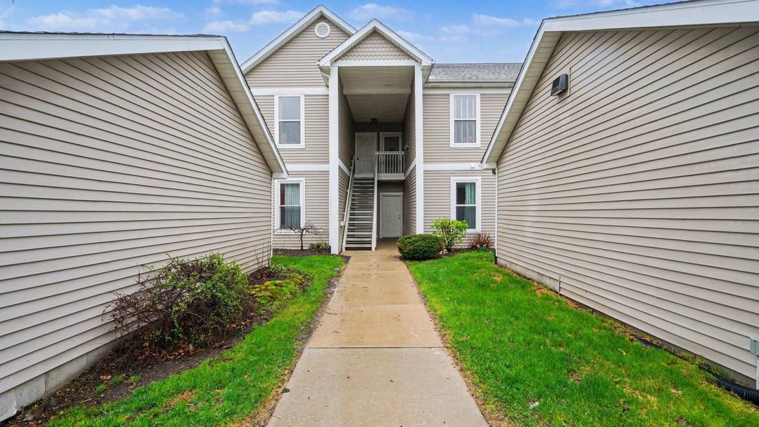 1492 Fox Pointe Circle, Ann Arbor, MI 48108