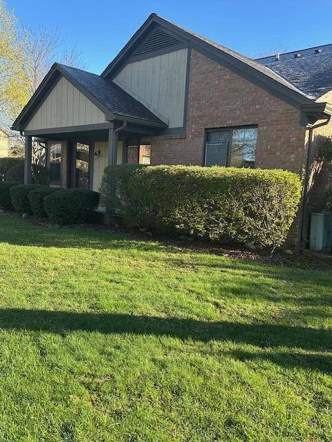 301 Meadow Bridge Drive, Rochester Hills, MI