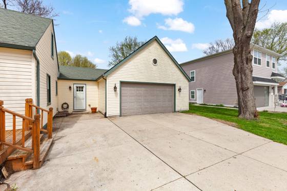 1047 Arthur Drive, Troy, MI 48083 photo 3