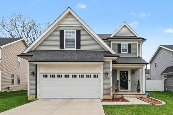 555 S Winding Drive, Waterford, MI 48328 photo 2