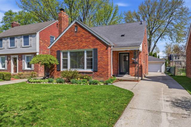 1882 Kenmore Drive, Grosse Pointe Woods, MI