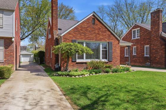 1882 Kenmore Drive, Grosse Pointe Woods, MI 48236 photo 2