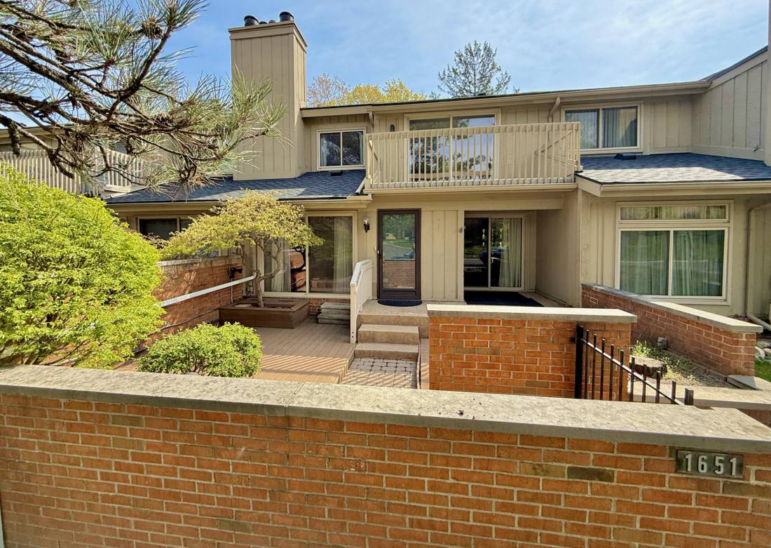1651 S Hill Boulevard, Bloomfield Hills, MI 48304