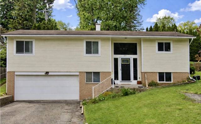225 Valley Drive, Ypsilanti, MI