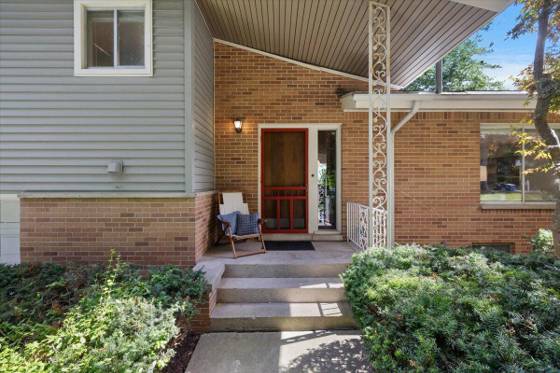 2511 Londonderry Road, Ann Arbor, MI 48104 photo 2