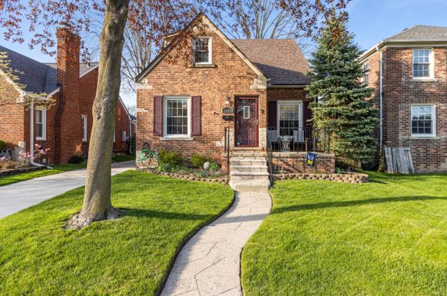 1840 Hampton Road, Grosse Pointe Woods, MI