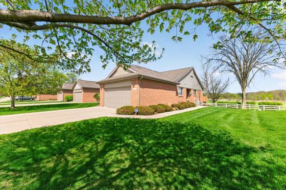 1927 Pebble Creek Drive, Canton, MI 48188 photo 4