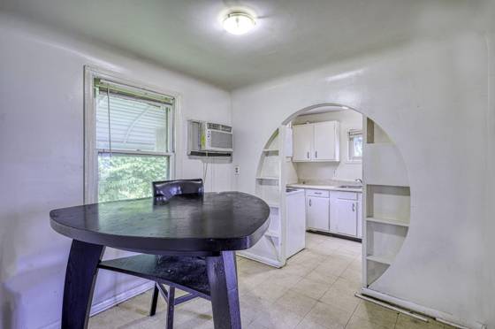 1100 E Bernhard Avenue, Hazel Park, MI 48030 photo 5