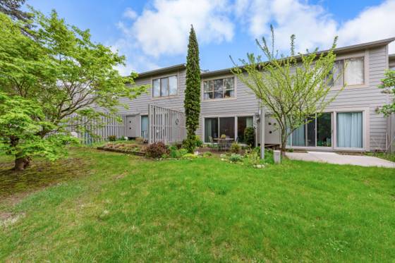 618 Watersedge Drive, Ann Arbor, MI 48105 photo 4