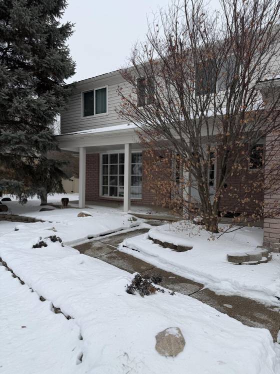 3550 Kings Point Drive, Troy, MI 48083 photo 2