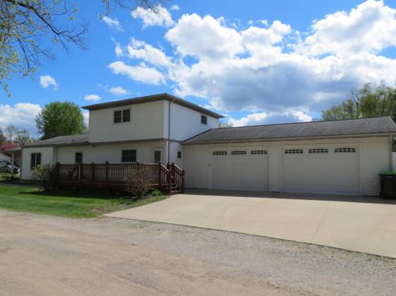 8672 Creston, Pinckney, MI 48169 photo 2
