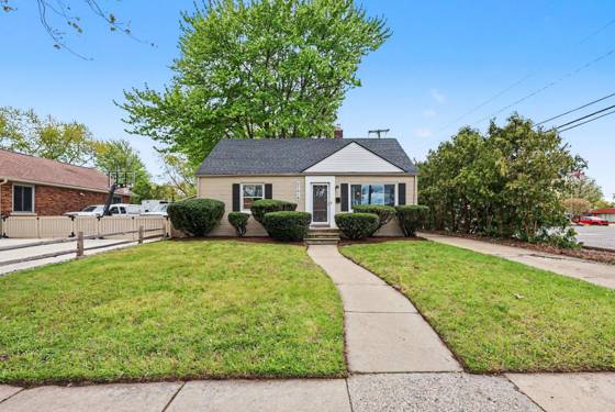 21516 Madison Street, Saint Clair Shores, MI 48081 photo 2