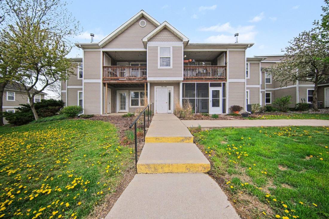 1305 Millbrook Trail, Ann Arbor, MI 48108