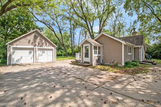 16750 Middlebelt Road, Livonia, MI 48154 photo 2