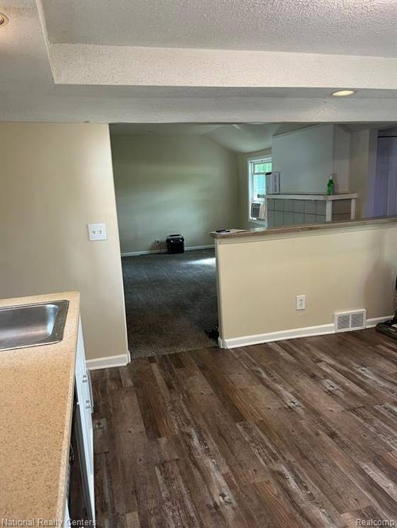 16750 Middlebelt Road, Livonia, MI 48154 photo 4