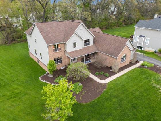 9783 Viewcrest Court, Howell, MI 48843 photo 2