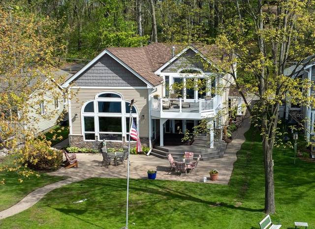 5256 Edgelake Drive, Pinckney, MI