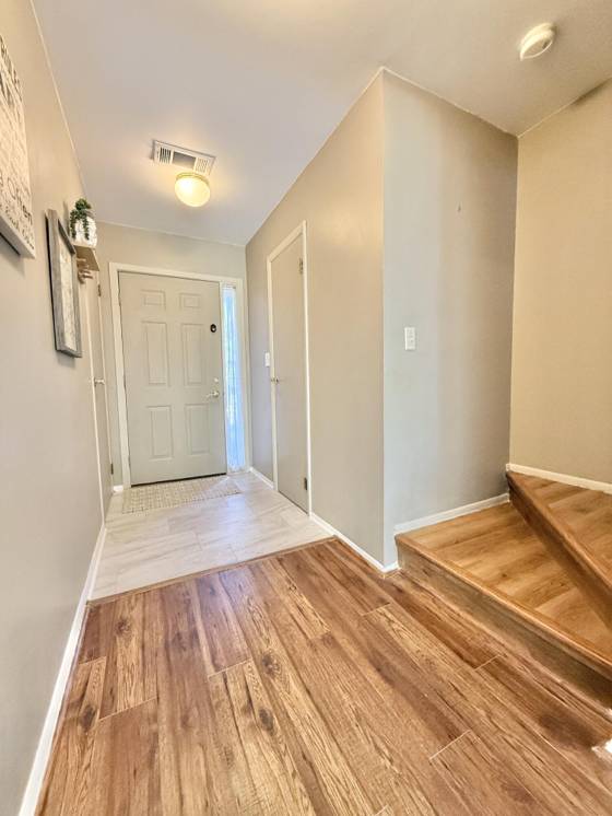 620 Watersedge Drive, Ann Arbor, MI 48105 photo 2