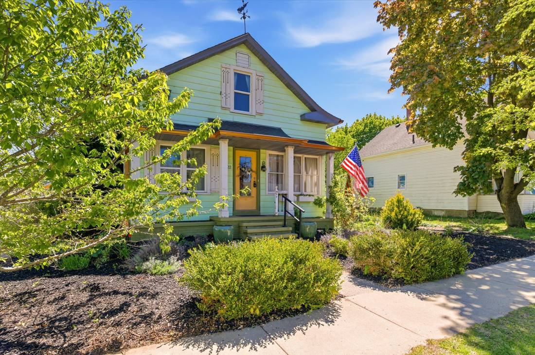 122 N Hibbard Street, Fowlerville, MI 48836