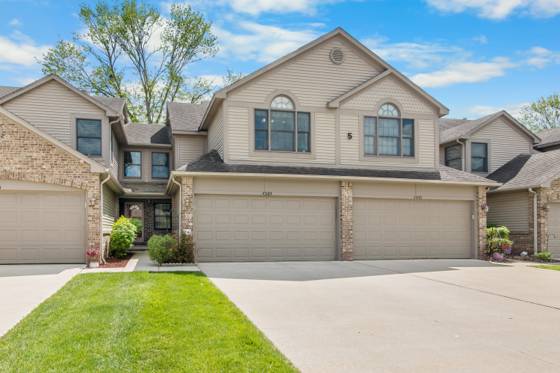 45189 Horseshoe Circle, Canton, MI 48187 photo 2