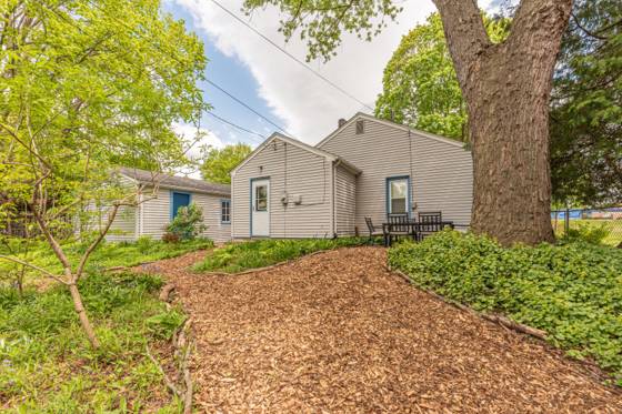 1807 Hiawatha Place, Ann Arbor, MI 48105 photo 3