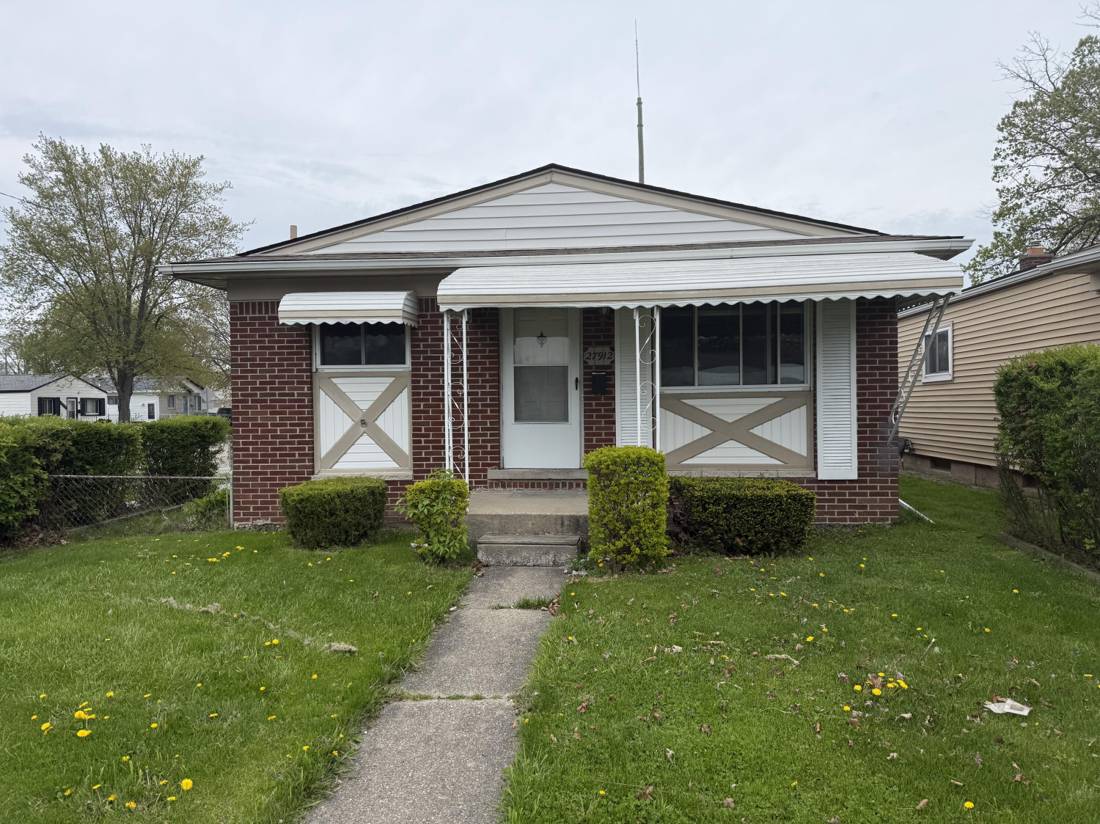 27912 Van Howe Street, Roseville, MI 48066