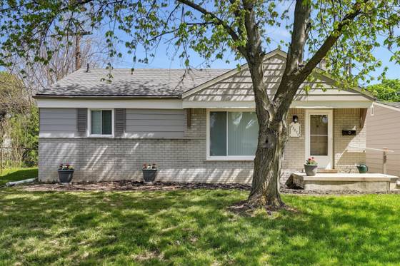 23870 Beacon Drive, Farmington, MI 48336 photo 4