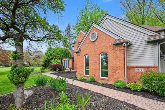 1577 Tree Side Court, Ann Arbor, MI 48108 photo 2