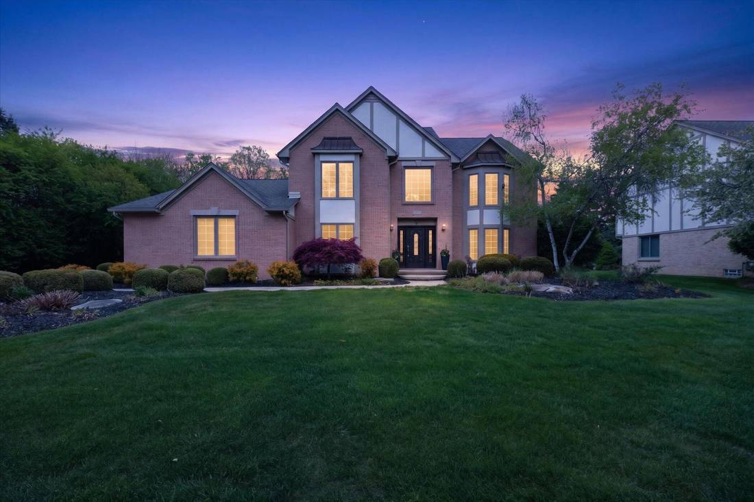 1452 Lockmoor Drive, Troy, MI 48084
