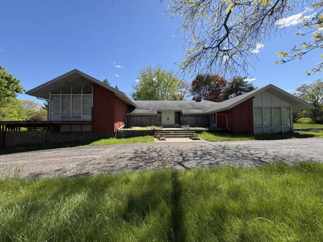 1322 Woodkrest Drive, Flint, MI