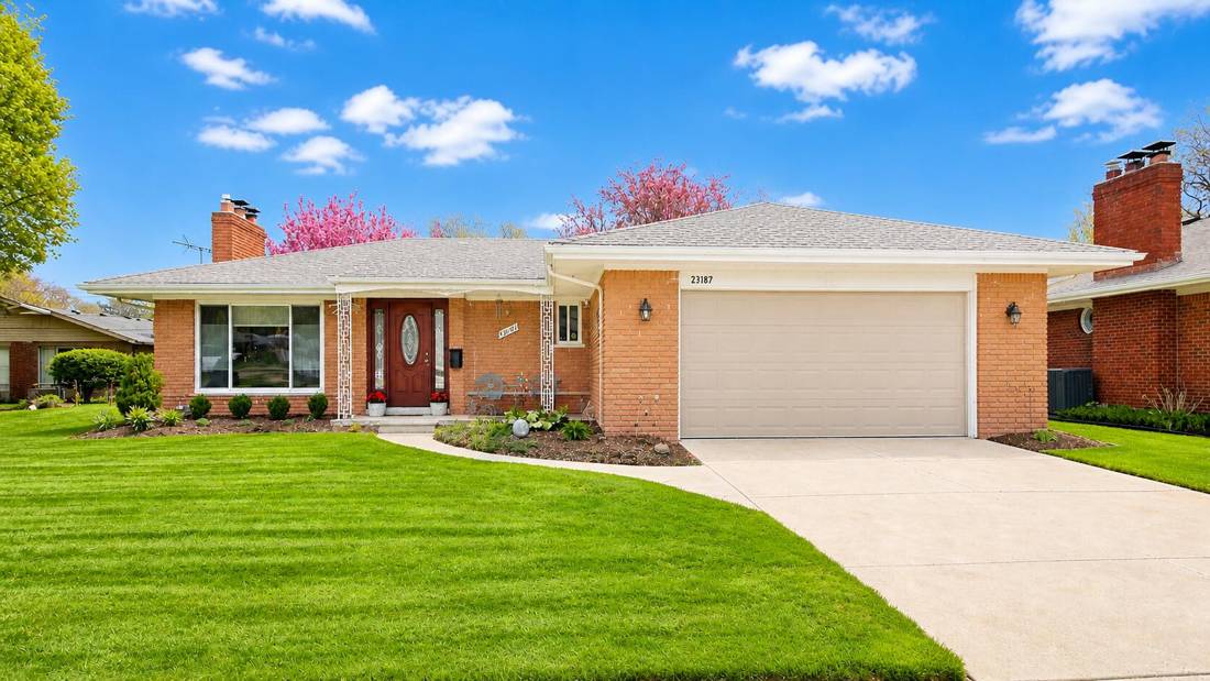 Saint Clair Shores, MI 48080