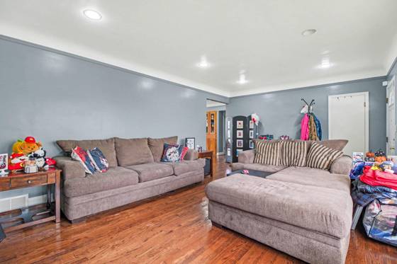 8271 Stanley Drive, Warren, MI 48093 photo 5