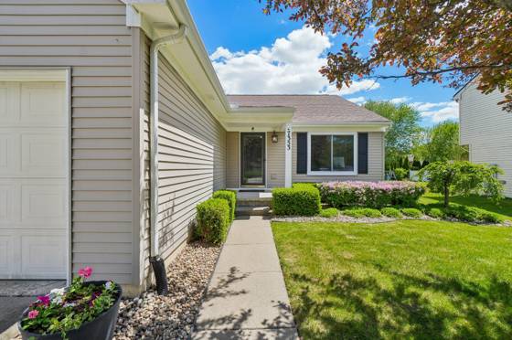 7353 Maplelawn Drive, Ypsilanti, MI 48197 photo 2