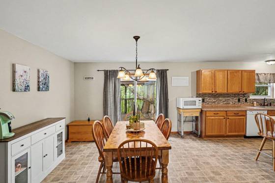 2422 Par Court, Howell, MI 48843 photo 4